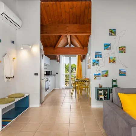 Casa Gialla 7a, New Milano&como Apartment *