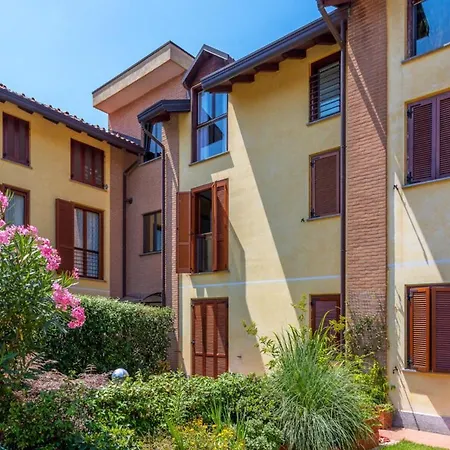 Casa Gialla 7a, New Milano&como Bregnano