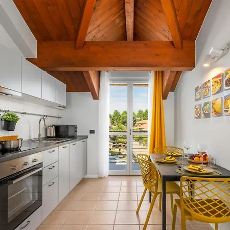 Appartamento Casa Gialla 7a, New Milano&como